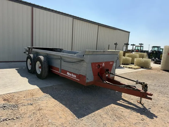 Used 2008 New Idea 3732, photo 1 of 6