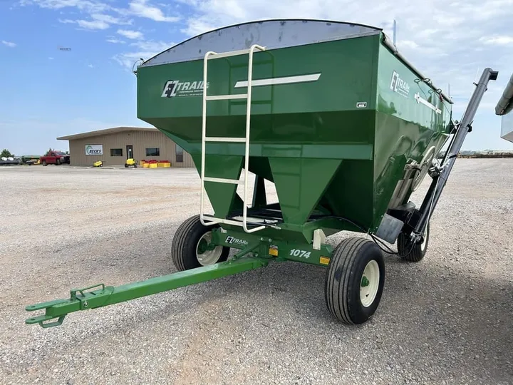 New 2026 E-Z Trail 3400, photo 1 of 6
