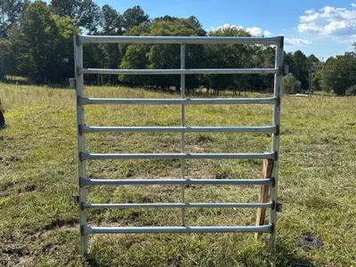 Galvanized 5-foot heavy panel standing in a pasture