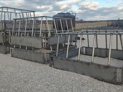 New Heavy-Duty Hay Bale Feeder, photo 1 of 6