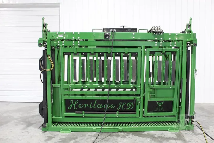 New Synergy Ag Heritage HD Hydraulic Chute (HHHD), photo 1 of 6
