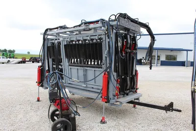 New Synergy Ag Legacy GP Commercial Cattle Chute with Gas Power Unit, photo 1 of 6