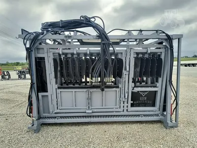 New Synergy Ag Legacy E Commercial Cattle Chute, photo 1 of 6