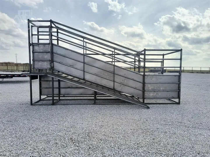 New Cattle Loading Chute, photo 1 of 6