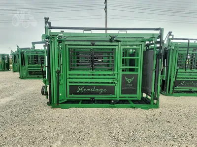 New Synergy Ag Heritage Manual Cattle Chute (HM), photo 1 of 6