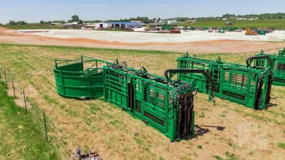 New Synergy Ag Heritage Hydraulic XLT Chute, Alley & Tub (HHXLT), photo 1 of 6