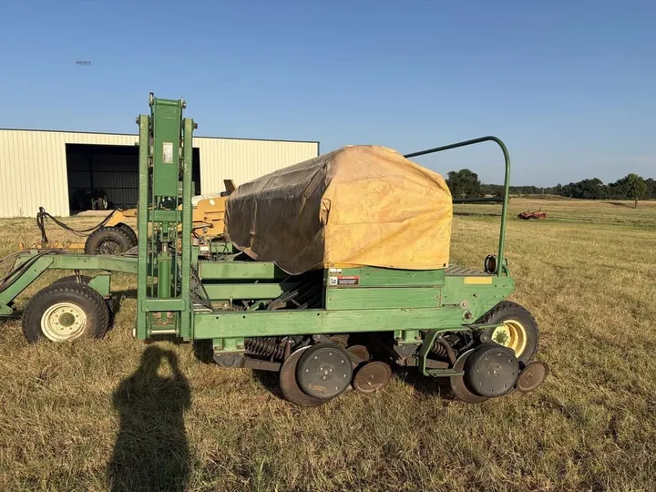 Used 2005 John Deere 1560, photo 2 of 6