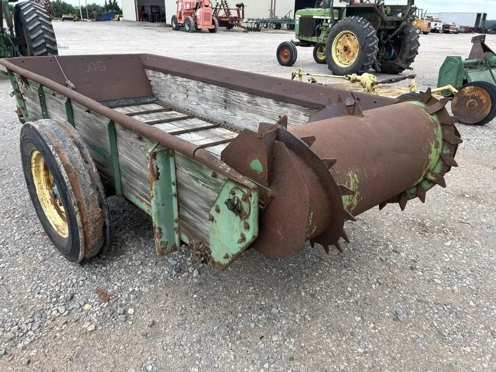 Used 1980 John Deere 34, photo 2 of 6