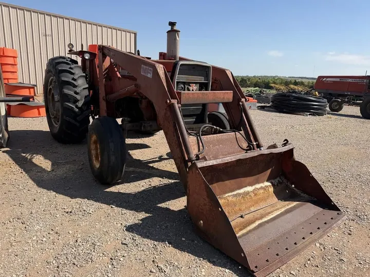 Used 1975 Massey Ferguson 285, photo 2 of 6