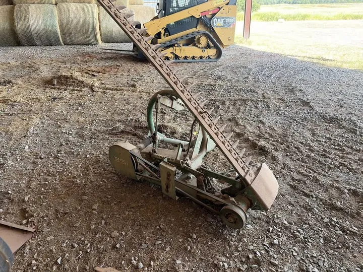 Used Oliver 351, photo 2 of 3