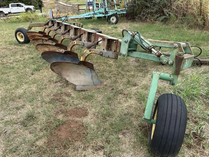 Used 1980 John Deere 3600, photo 2 of 5
