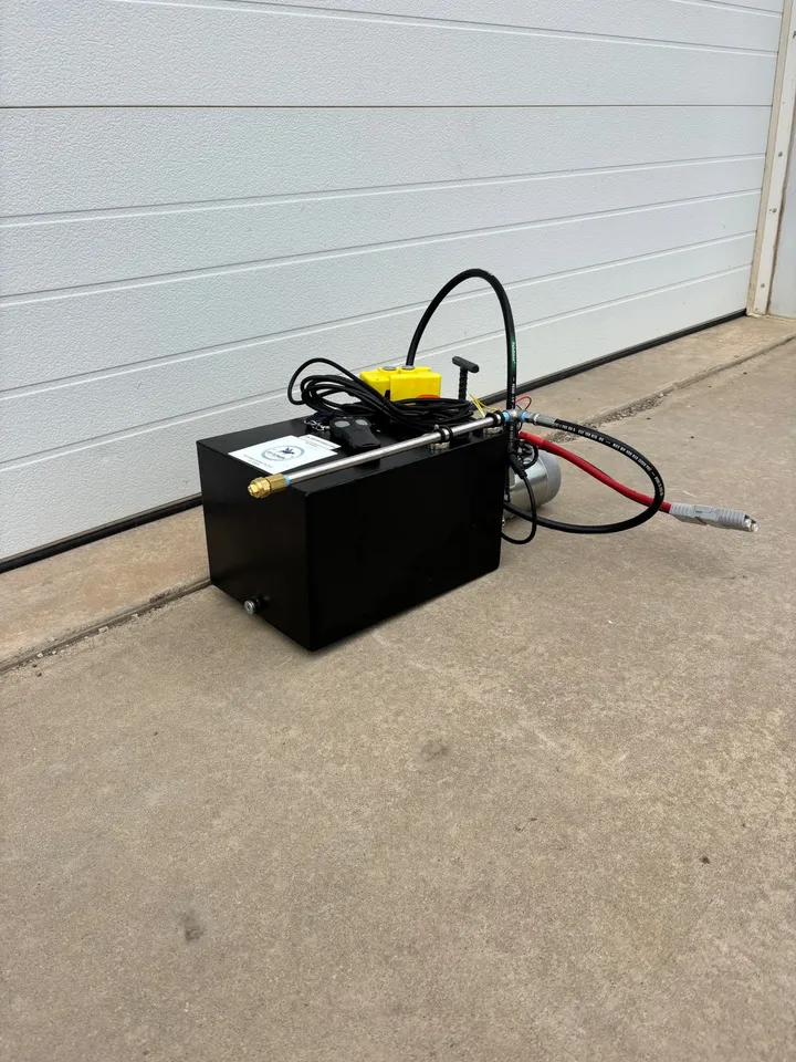 Fly Flinger cattle fogger unit, side view