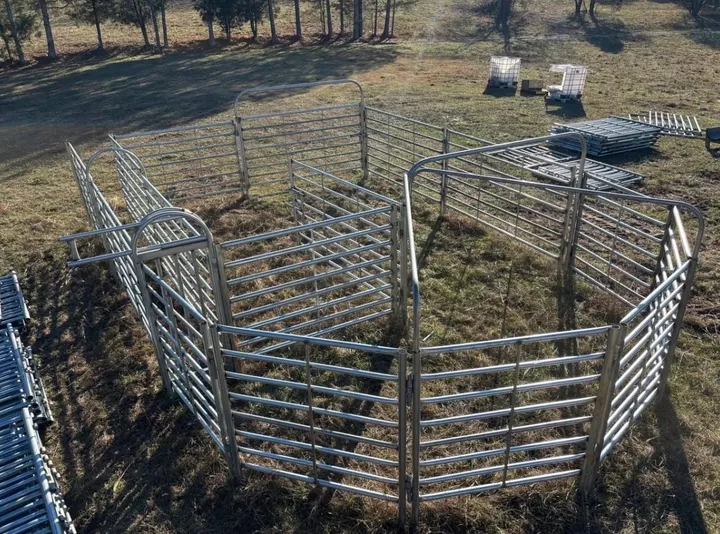 Holland system holding pen and sweep tub in a dry pasture