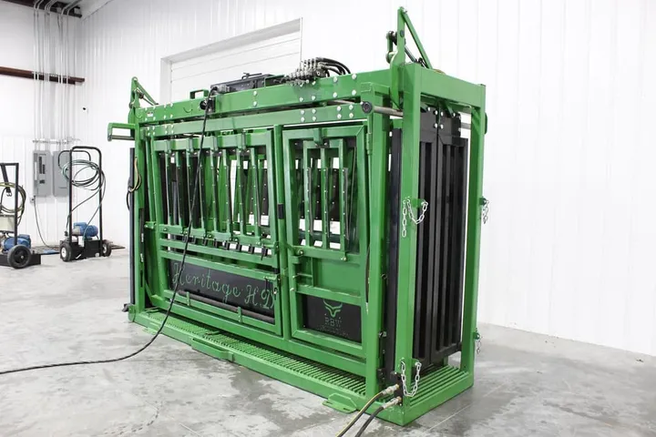 New Synergy Ag Heritage HD Hydraulic Chute (HHHD), photo 2 of 6