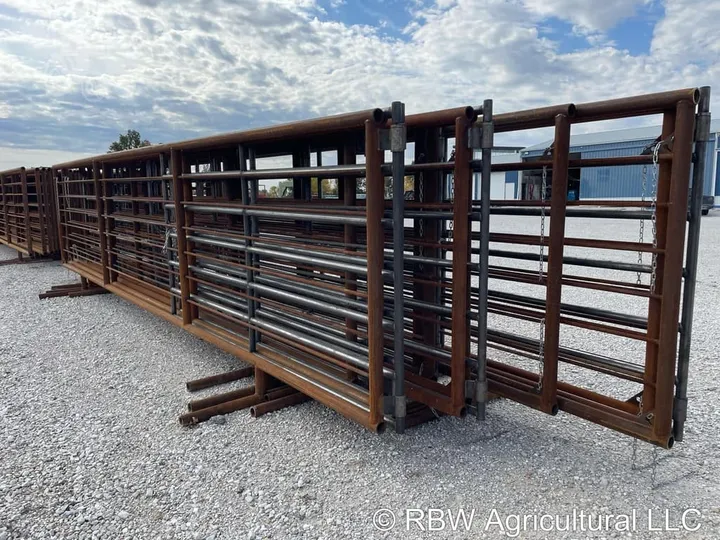 New 24' Free Standing Panels with 10' Gate, photo 2 of 6