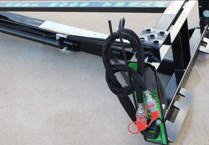 Close-up of Hydra-Boom 1400 hydraulic hoses and telescoping boom