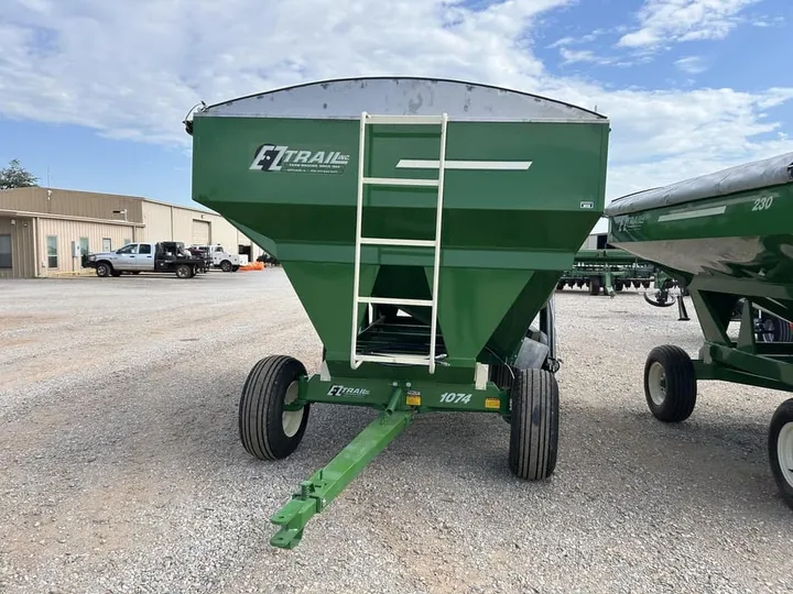New 2026 E-Z Trail 3400, photo 3 of 6