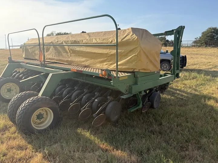 Used 2005 John Deere 1560, photo 3 of 6