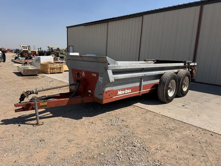 Used 2008 New Idea 3732, photo 3 of 6