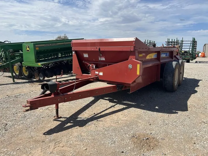 Used 2010 New Holland 195, photo 3 of 6