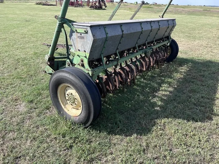 Used 1977 John Deere FB168B, photo 3 of 6