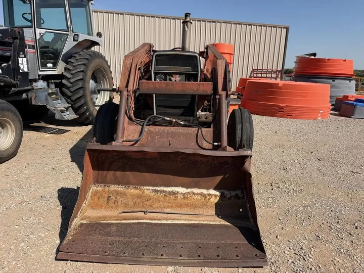 Used 1975 Massey Ferguson 285, photo 3 of 6