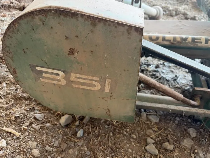 Used Oliver 351, photo 3 of 3