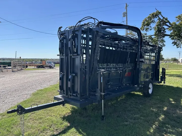New 2026 R&R Livestock Equipment BIG RED, photo 3 of 6