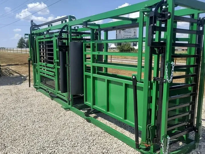 New Synergy Ag Heritage XL Manual Chute with Adjustable Alley (HMXL), photo 3 of 5