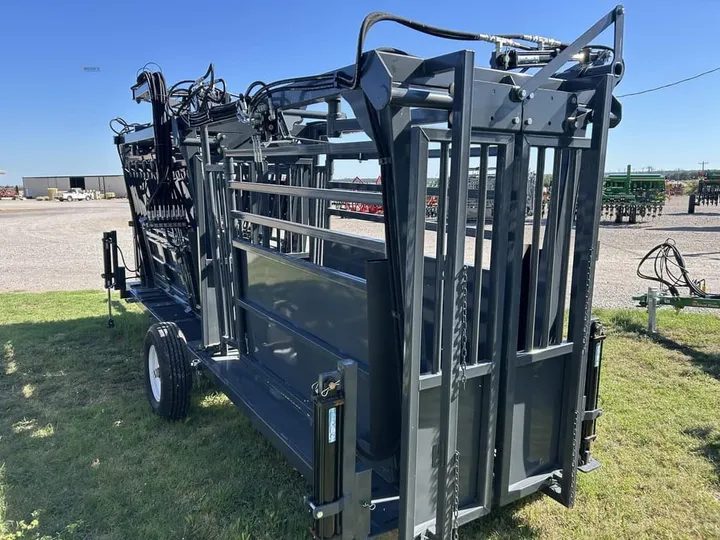 New 2026 R&R Livestock Equipment BIG RED, photo 4 of 6