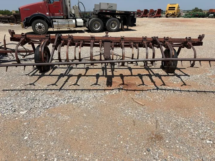 Used International 37, photo 4 of 6