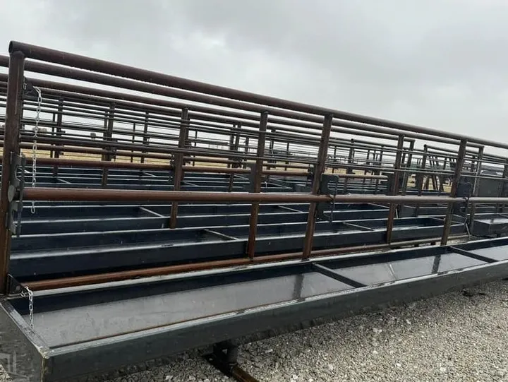 New 24' Free Standing Bunk Panels, photo 4 of 5