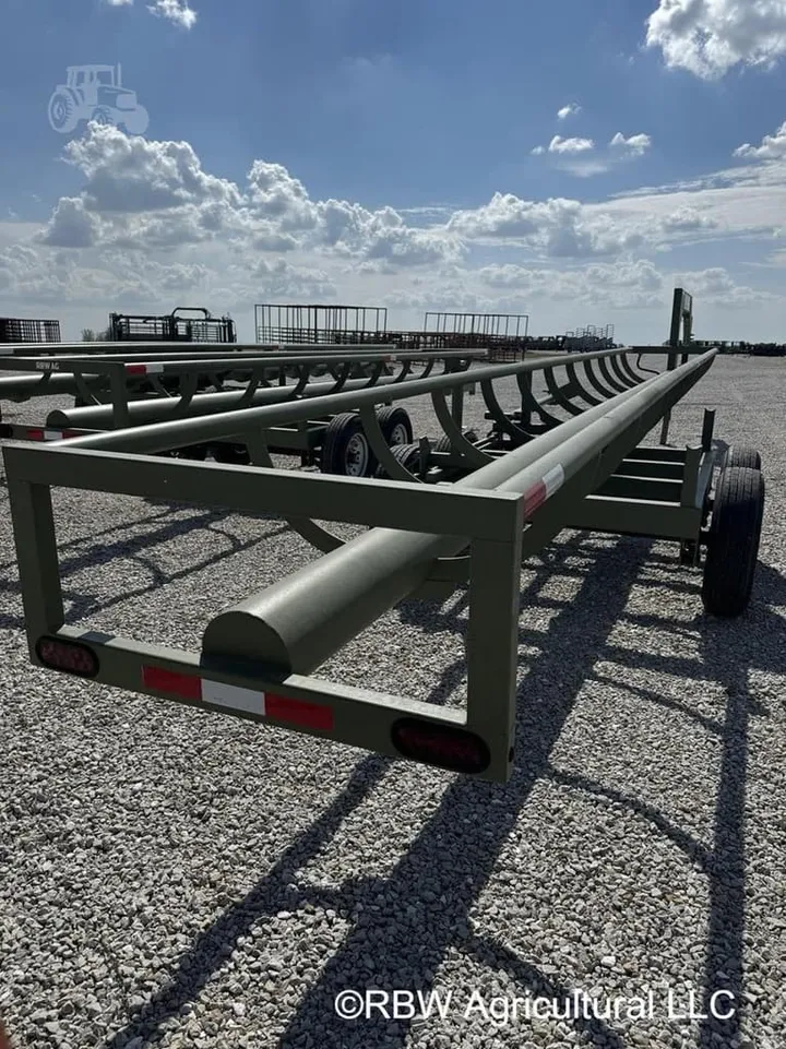 New Synergy Ag Hay Baron 32' Gooseneck Inline Bale Trailer, photo 4 of 6