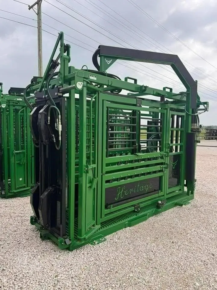 New Synergy Ag Heritage Hydraulic Cattle Chute (HH), photo 4 of 6