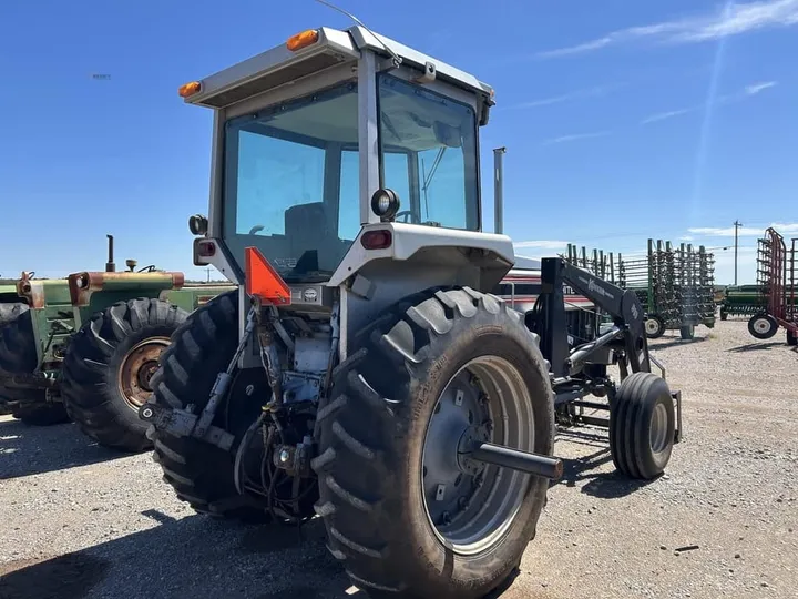 Used 1989 White 120, photo 5 of 6