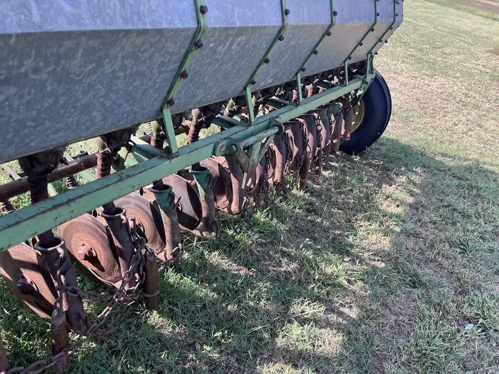 Used 1977 John Deere FB168B, photo 5 of 6