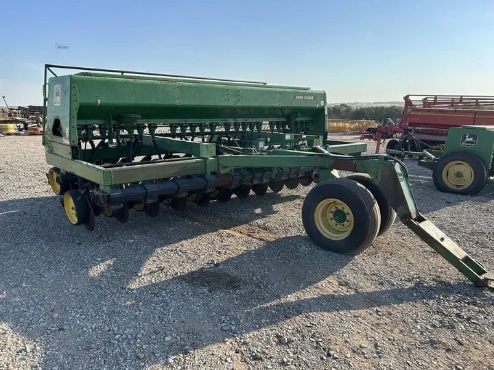Used 1992 John Deere 750, photo 5 of 6