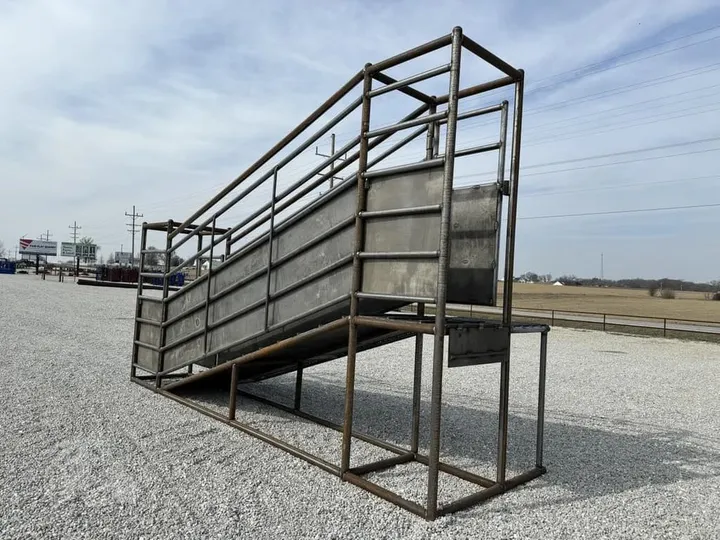 New Heavy-Duty Single Loading Chute Ramp, photo 5 of 6