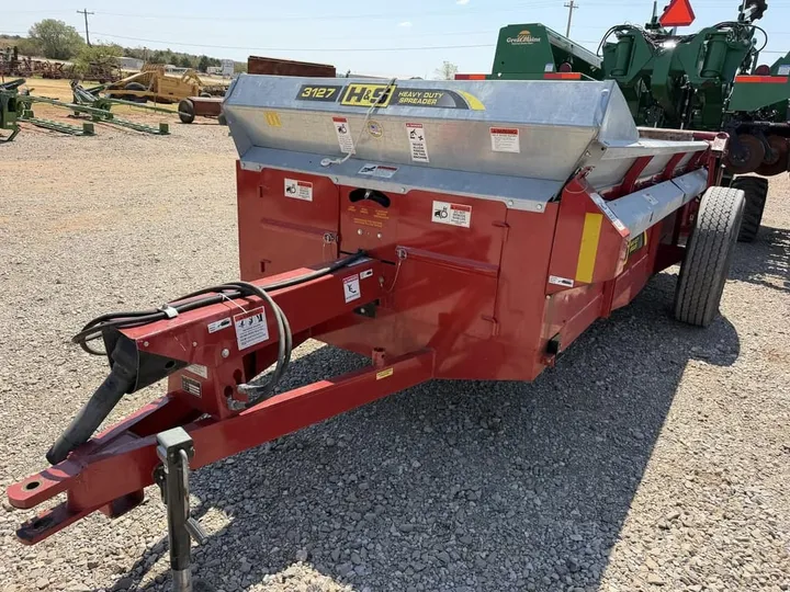 Used 2015 H & S 3127, photo 6 of 6