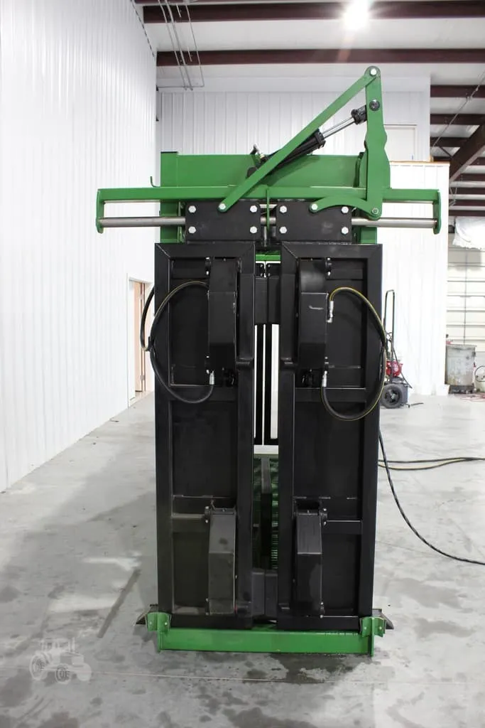 New Synergy Ag Heritage HD Hydraulic Chute (HHHD), photo 6 of 6