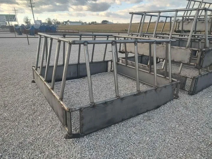 New Heavy-Duty Hay Bale Feeder, photo 6 of 6